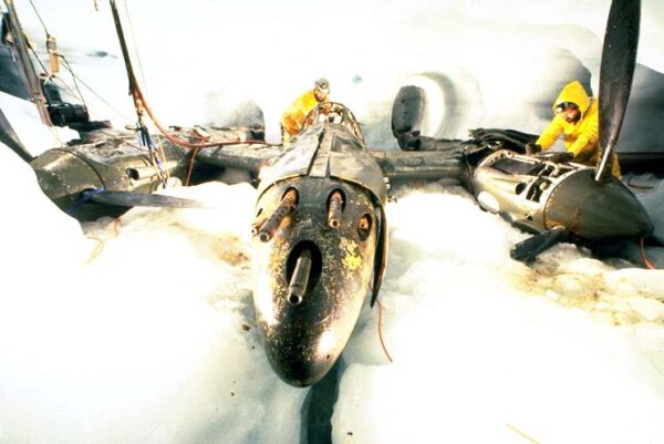“Glacier Girl” e a Esquadrilha Congelada: A Incrível História dos Aviões Presos no Gelo da Groenlândia